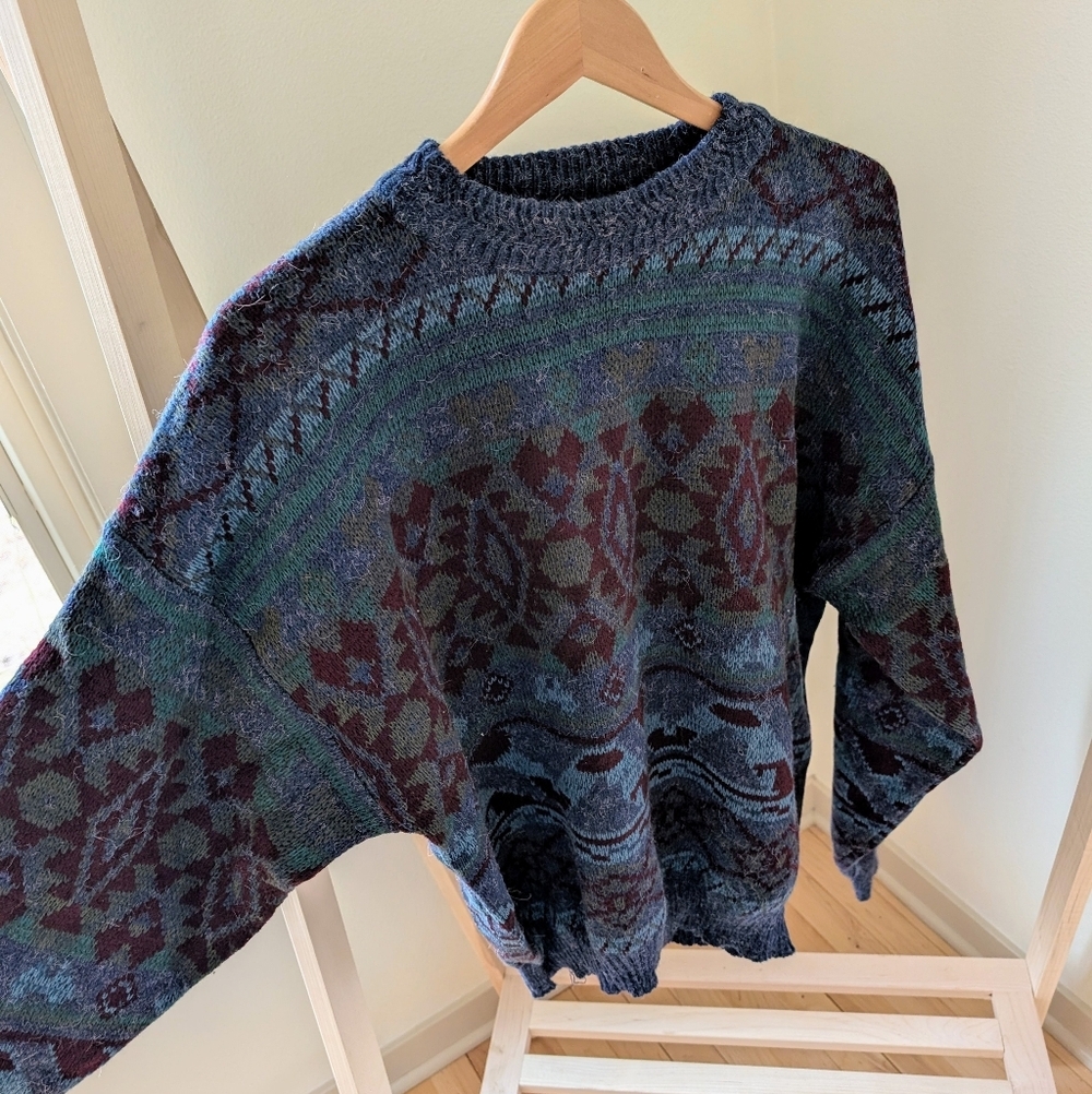 Vintage Abstract Geometric Crewneck Sweater In Blue/Burgundy - Picture 4 of 7